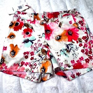 Chelsea and Violet Floral Shorts in XS